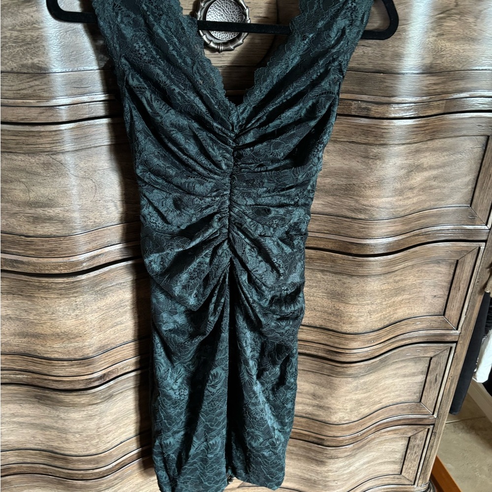 Elegant One-Shoulder Dark Green Lace Ruched Cocktail Dress
